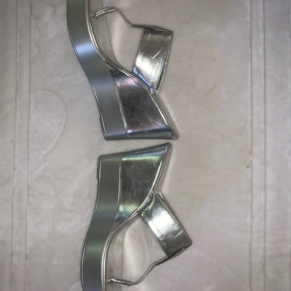 BCBG Silver Wedge Sandals. - Picture 5 of 8